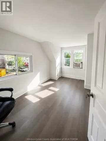 272 Mckay Avenue Windsor ON N9B 1Z4