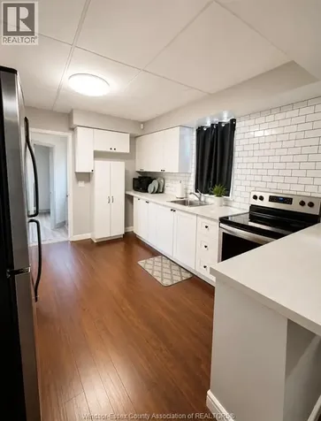 272 Mckay Avenue Windsor ON N9B 1Z4