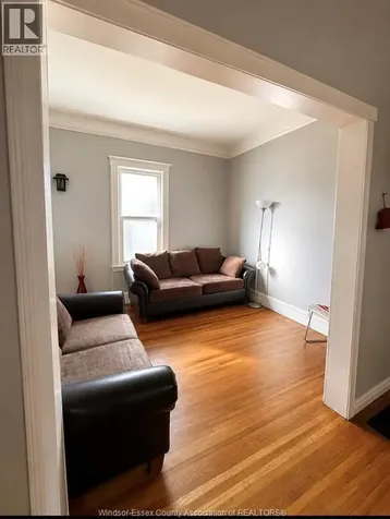 272 Mckay Avenue Windsor ON N9B 1Z4