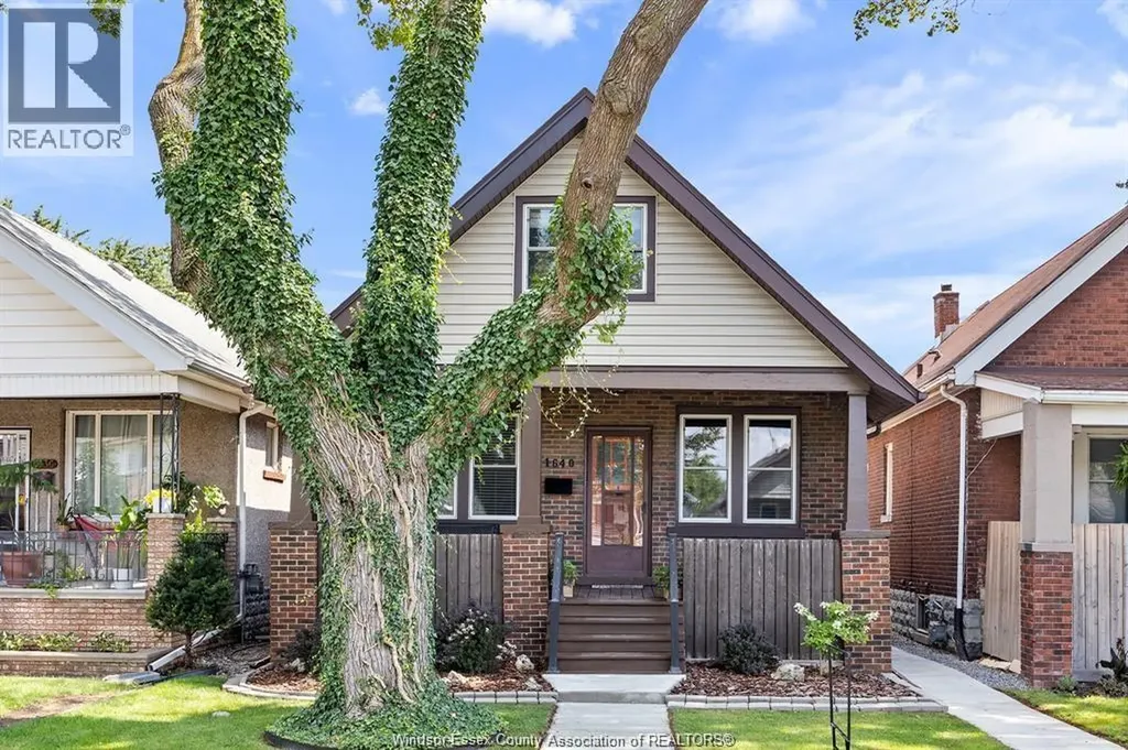 1640 Hall Windsor ON N8X 4S1