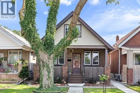 1640 Hall Windsor ON N8X 4S1