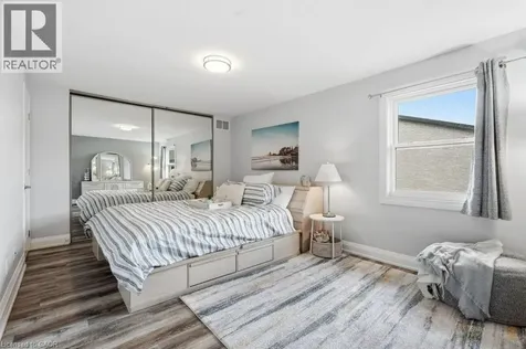 1402 Ghent Avenue Burlington ON L7S 1W8
