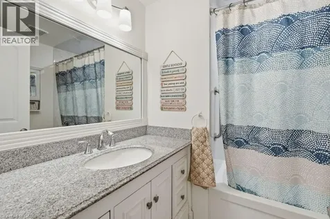 1402 Ghent Avenue Burlington ON L7S 1W8