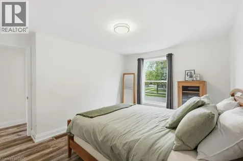 1402 Ghent Avenue Burlington ON L7S 1W8