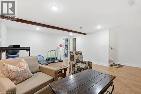 1402 Ghent Avenue Burlington ON L7S 1W8