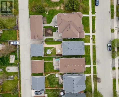 729 Brandenburg Boulevard Waterloo ON N2T 2V4