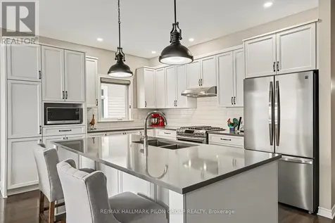 819 Tewin Circle Ottawa ON K4A 1K2