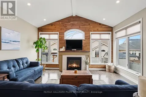 819 Tewin Circle Ottawa ON K4A 1K2
