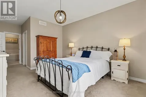 819 Tewin Circle Ottawa ON K4A 1K2