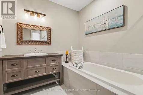 819 Tewin Circle Ottawa ON K4A 1K2