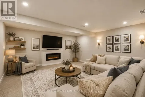 819 Tewin Circle Ottawa ON K4A 1K2