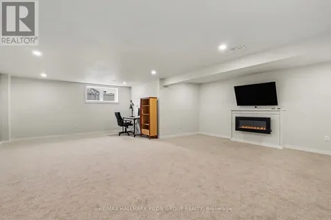 819 Tewin Circle Ottawa ON K4A 1K2