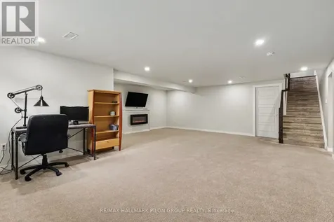 819 Tewin Circle Ottawa ON K4A 1K2