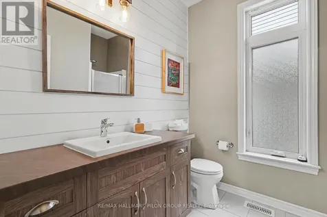 819 Tewin Circle Ottawa ON K4A 1K2