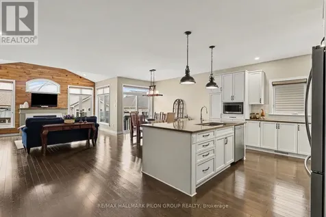 819 Tewin Circle Ottawa ON K4A 1K2