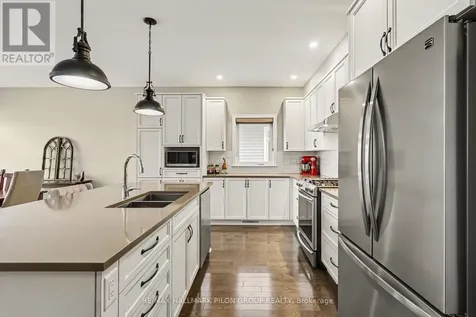 819 Tewin Circle Ottawa ON K4A 1K2