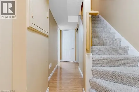 302 College Ave W Guelph ON N1G 4T6