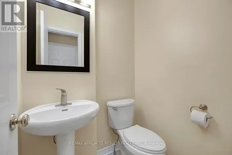 31 Ipswich Terrace Ottawa ON K2K 2R5