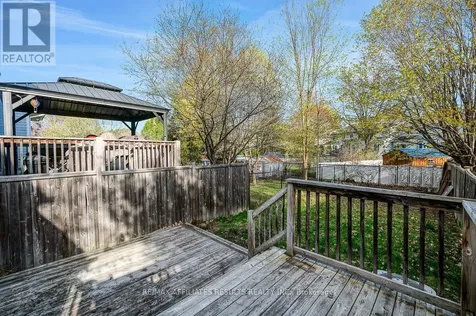 31 Ipswich Terrace Ottawa ON K2K 2R5