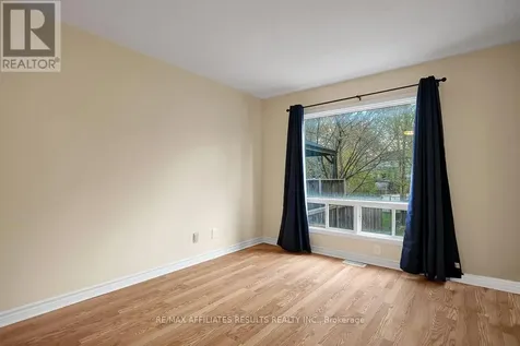 31 Ipswich Terrace Ottawa ON K2K 2R5