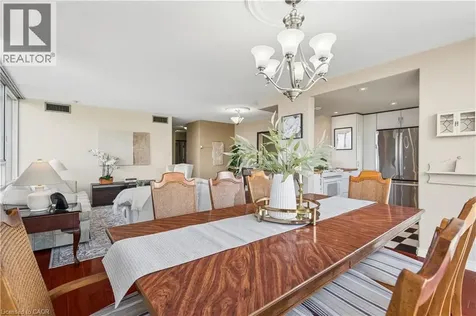 880 Dundas Street West Mississauga ON L5C 4H3