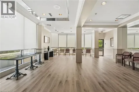 880 Dundas Street West Mississauga ON L5C 4H3