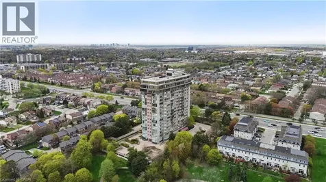 880 Dundas Street West Mississauga ON L5C 4H3