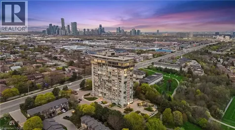 880 Dundas Street West Mississauga ON L5C 4H3