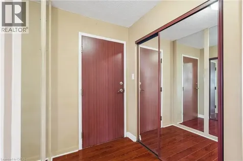 880 Dundas Street West Mississauga ON L5C 4H3