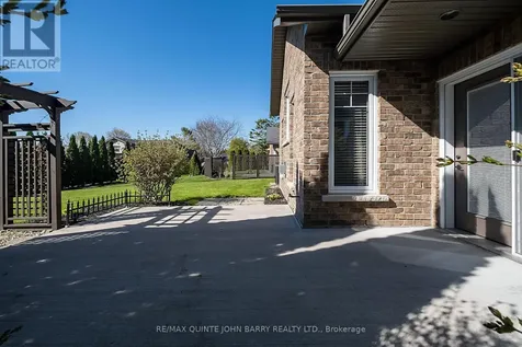 4 Hickory Court Brighton ON K0K 1H0