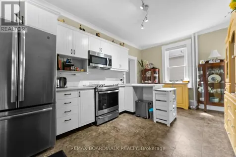 19 North Street Perth ON K7H 2S4