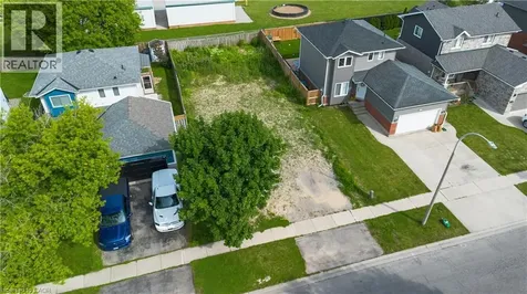 233 Kinross Street Caledonia ON N3W 2K5