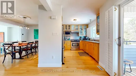 36 Lighthouse Lane East Collingwood ON L9Y 5C8