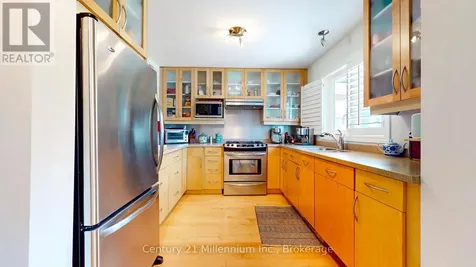 36 Lighthouse Lane East Collingwood ON L9Y 5C8