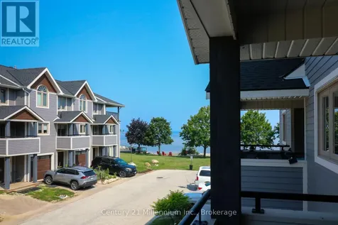 36 Lighthouse Lane East Collingwood ON L9Y 5C8