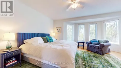 36 Lighthouse Lane East Collingwood ON L9Y 5C8