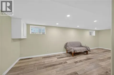 190 Campbell Avenue Hamilton ON L8H 2G3