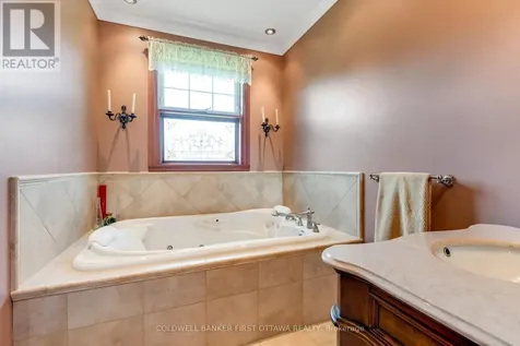 2382- 2338 Greys Creeks Road Ottawa ON K4P 1N7