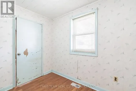 32 Lorne Avenue Collingwood ON L9Y 2B6