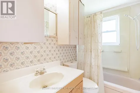 32 Lorne Avenue Collingwood ON L9Y 2B6