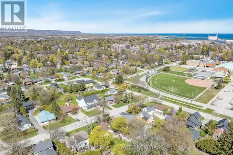 32 Lorne Avenue Collingwood ON L9Y 2B6