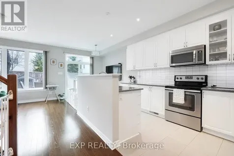 299 Wood Acres Grove Ottawa ON K1T 0B3