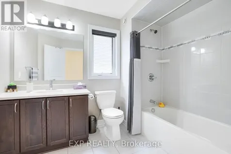 299 Wood Acres Grove Ottawa ON K1T 0B3