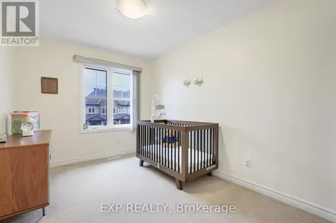 299 Wood Acres Grove Ottawa ON K1T 0B3