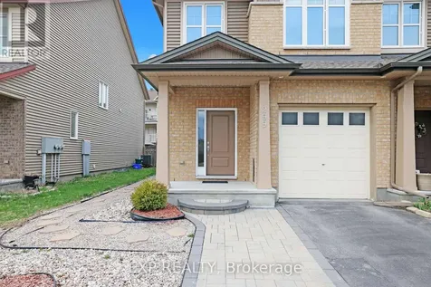 299 Wood Acres Grove Ottawa ON K1T 0B3