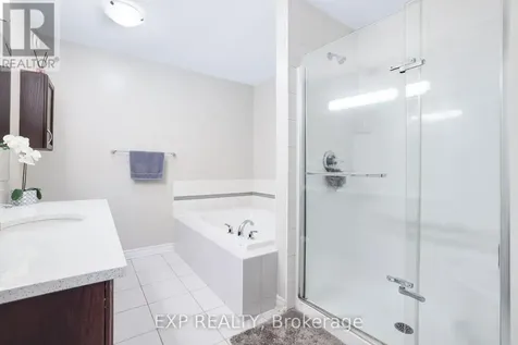 299 Wood Acres Grove Ottawa ON K1T 0B3