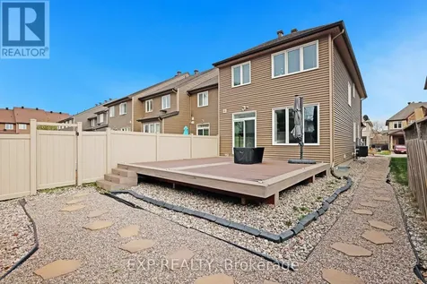 299 Wood Acres Grove Ottawa ON K1T 0B3