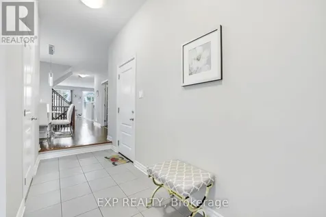 299 Wood Acres Grove Ottawa ON K1T 0B3