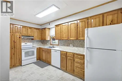 371 Ottawa Street South Kitchener ON N2M 3P3