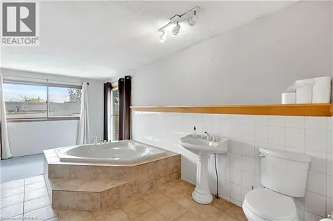 371 Ottawa Street South Kitchener ON N2M 3P3